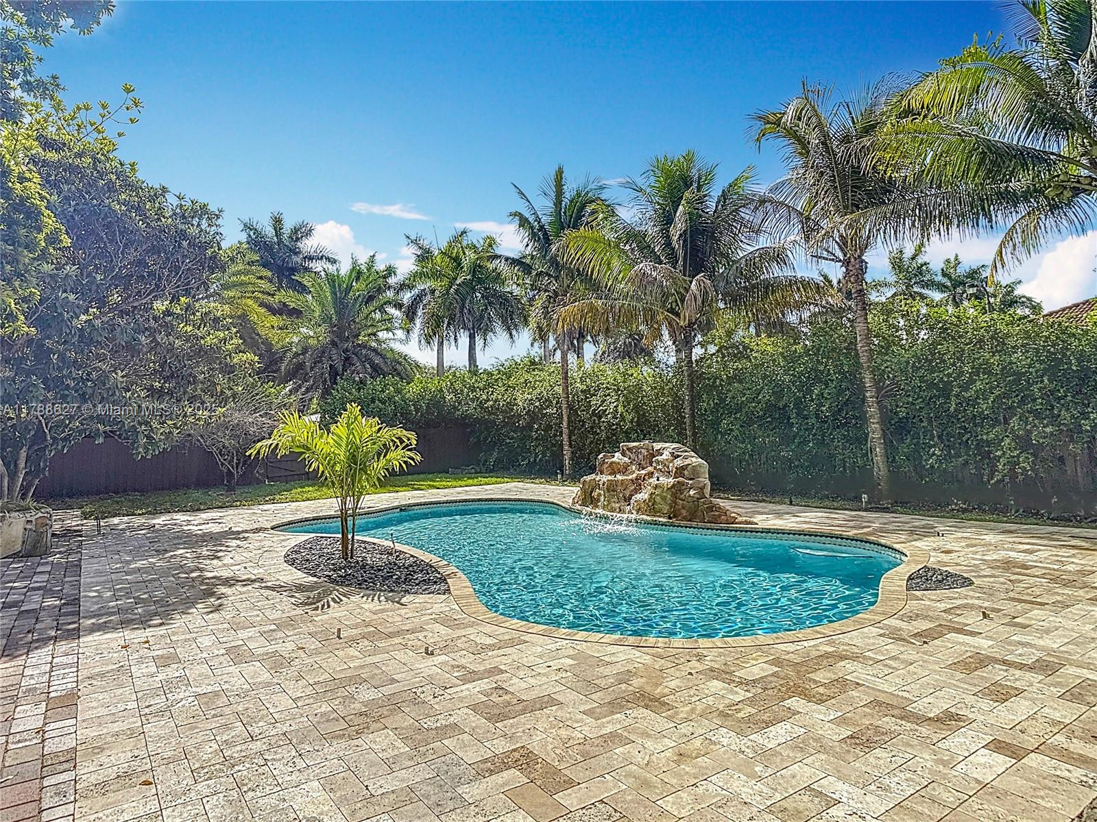 Cascada Falls - Residential
