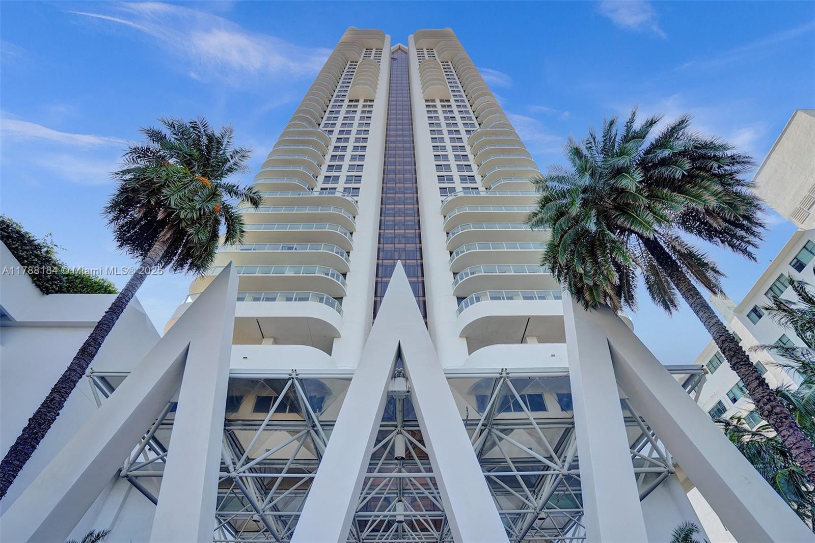 6365 Collins Ave 2604