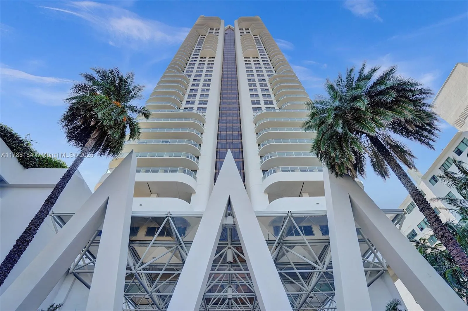 Miami Beach, Florida 33141, United States, 1 Bedroom Bedrooms, ,2 BathroomsBathrooms,Residential,Active,115481