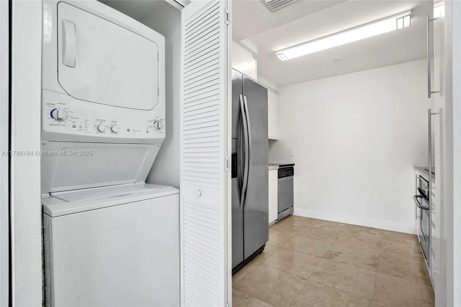 Miami Beach, Florida 33141, United States, 1 Bedroom Bedrooms, ,2 BathroomsBathrooms,Residential,Active,115481