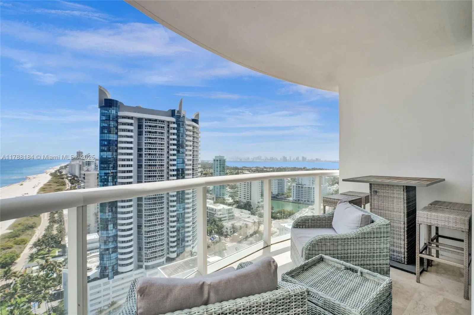 Miami Beach, Florida 33141, United States, 1 Bedroom Bedrooms, ,2 BathroomsBathrooms,Residential,Active,115481