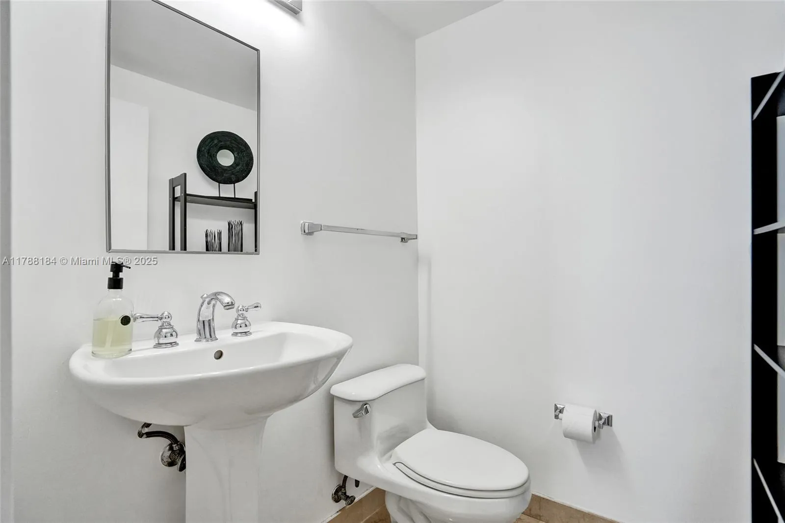 Miami Beach, Florida 33141, United States, 1 Bedroom Bedrooms, ,2 BathroomsBathrooms,Residential,Active,115481