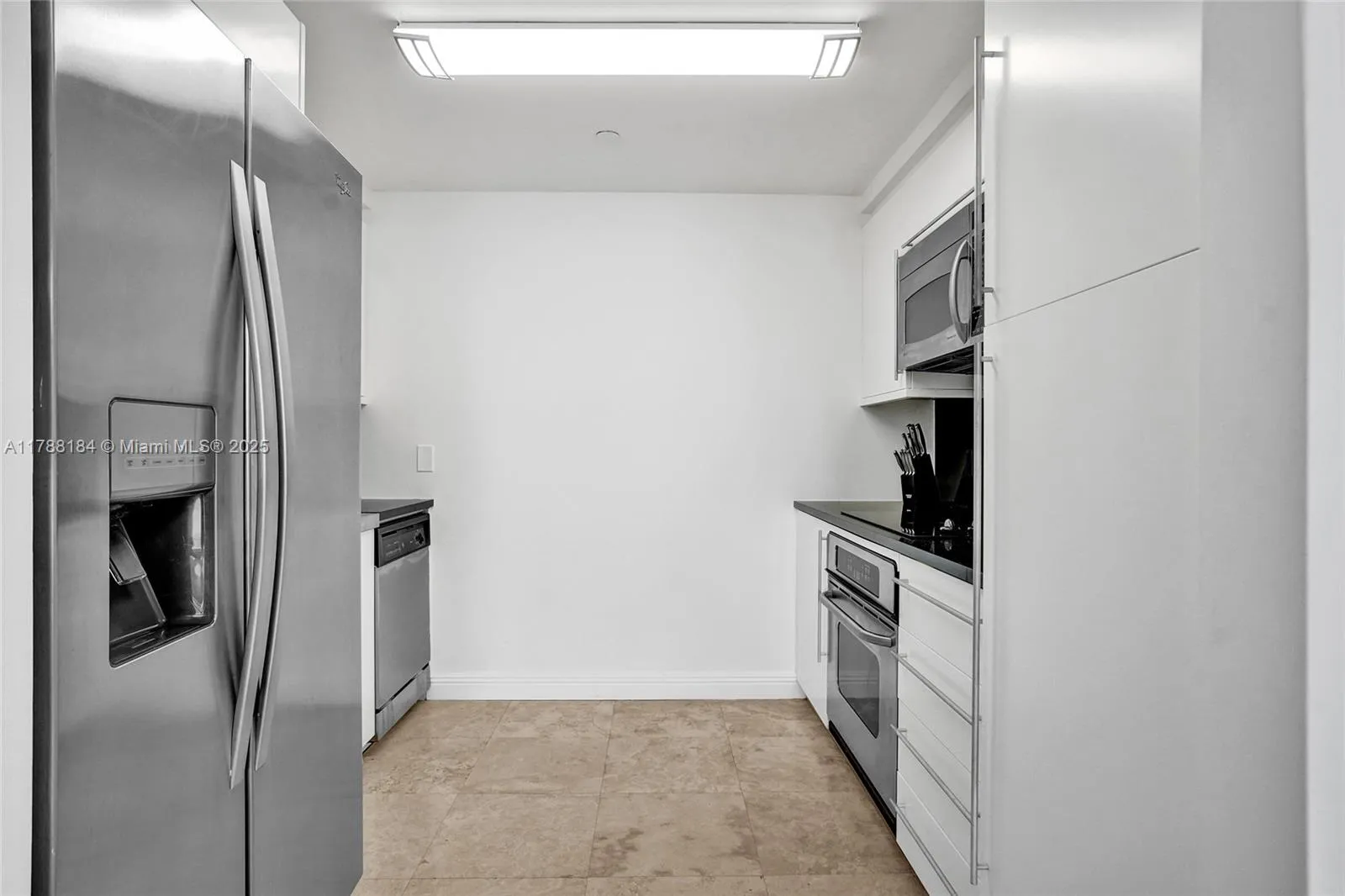 Miami Beach, Florida 33141, United States, 1 Bedroom Bedrooms, ,2 BathroomsBathrooms,Residential,Active,115481