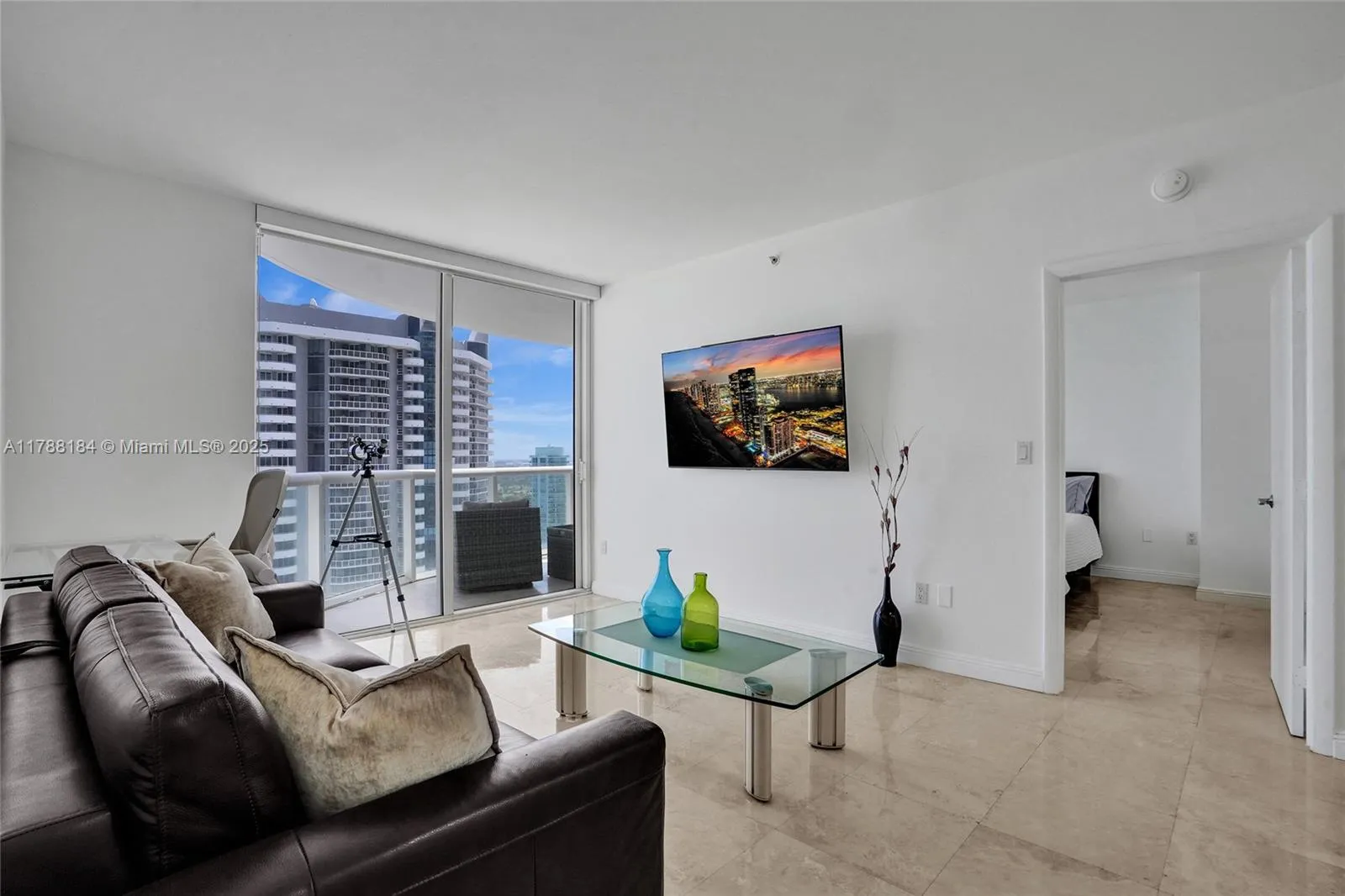 Miami Beach, Florida 33141, United States, 1 Bedroom Bedrooms, ,2 BathroomsBathrooms,Residential,Active,115481