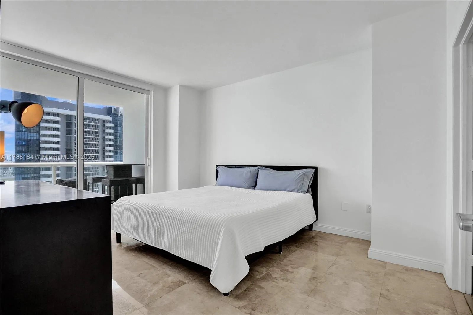 Miami Beach, Florida 33141, United States, 1 Bedroom Bedrooms, ,2 BathroomsBathrooms,Residential,Active,115481