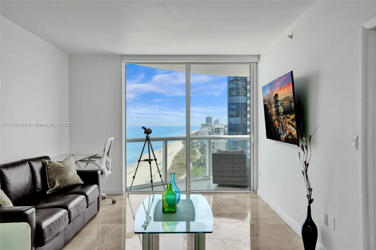 Miami Beach, Florida 33141, United States, 1 Bedroom Bedrooms, ,2 BathroomsBathrooms,Residential,Active,115481