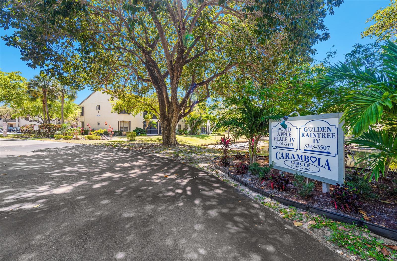 Property for Sale at 3059 Carambola Circle S Cir 2033, Coconut Creek, Broward County, Florida - Bedrooms: 2 
Bathrooms: 2  - $249,000