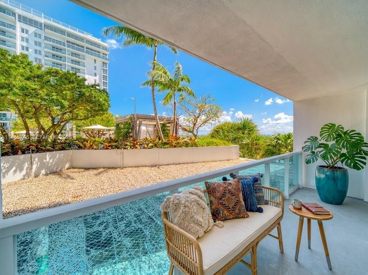 RONEY PALACE CONDO - Residential