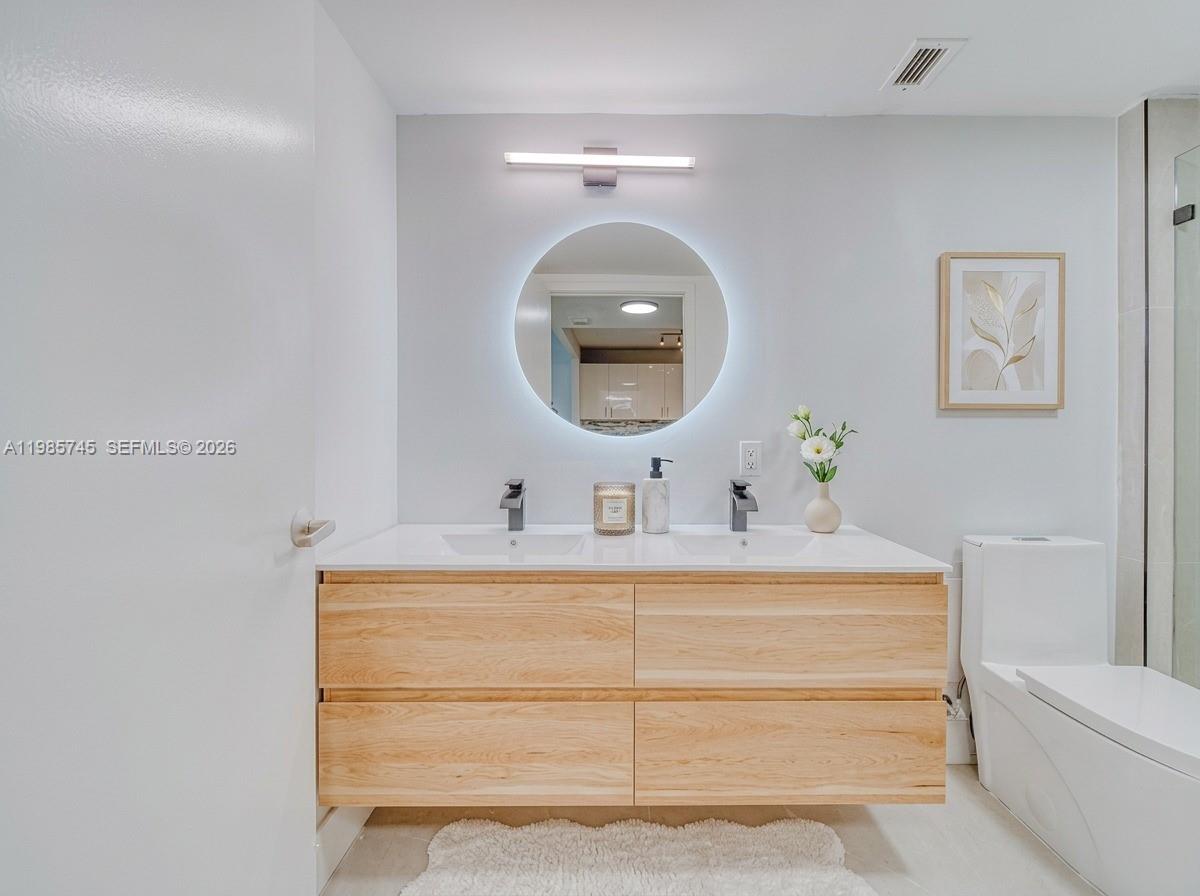 RONEY PALACE CONDO - Residential