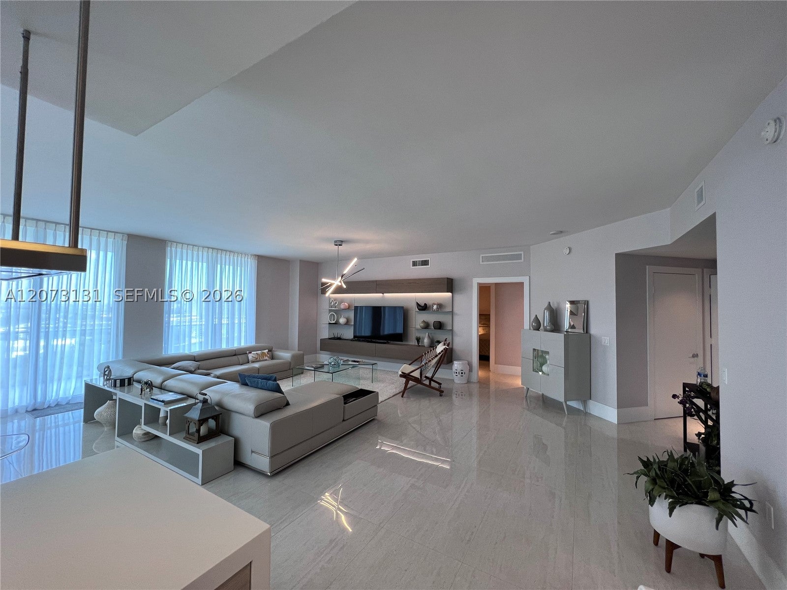 17301 Biscayne Blvd 1402