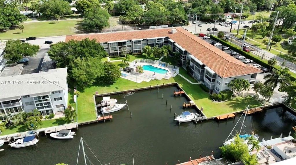 Photo of 900 SW 12th St #110, Fort Lauderdale, FL 33315 (MLS # A12007531)