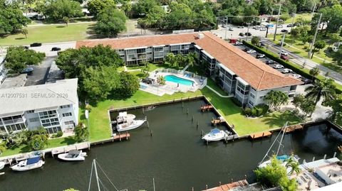 Photo of 900 SW 12th St #110, Fort Lauderdale, FL 33315 (MLS # A12007531)
