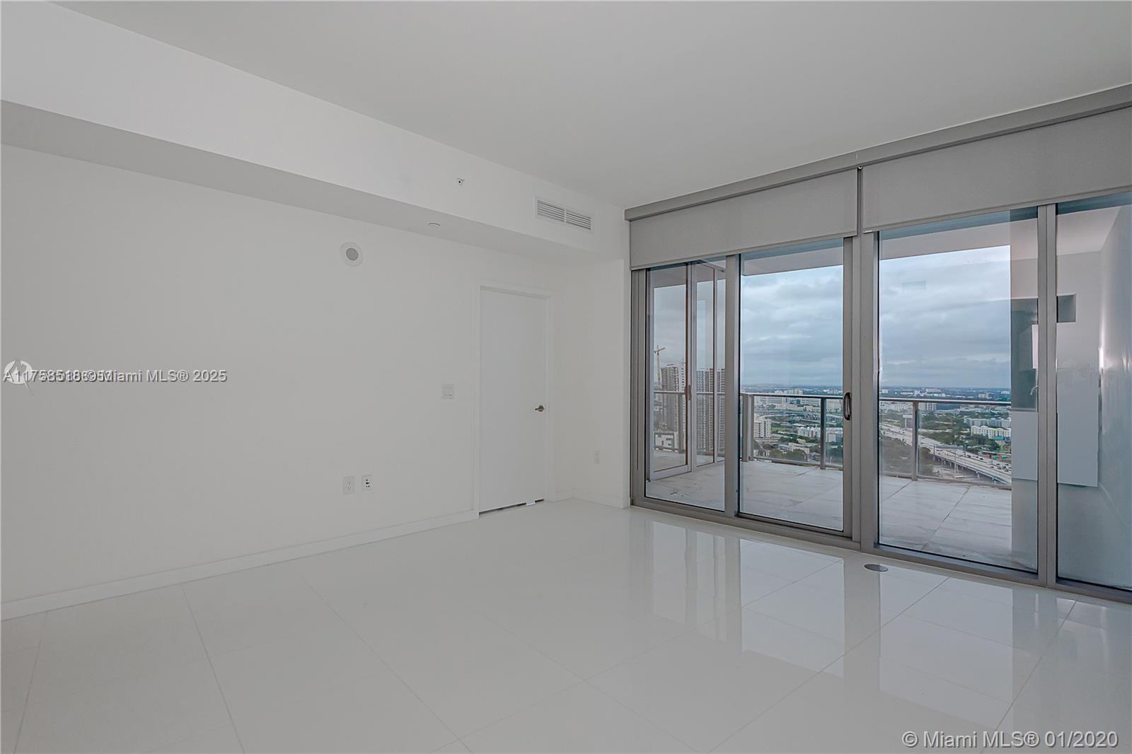 851 NE 1st Ave 2600