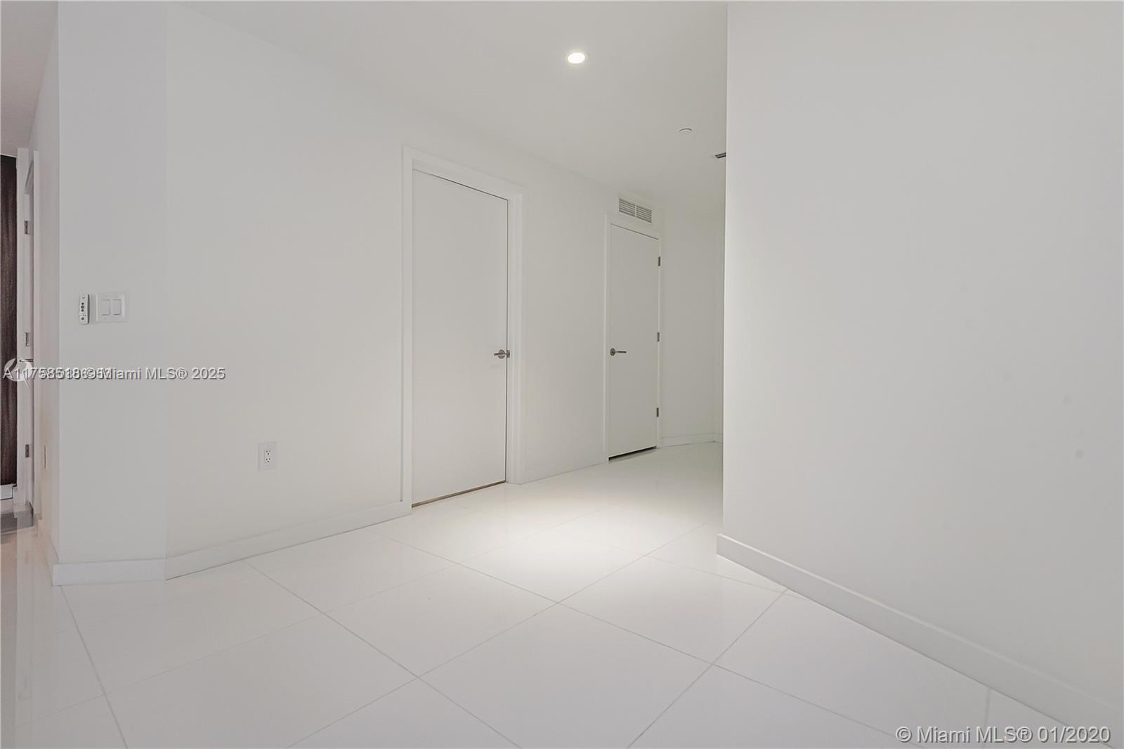 PARAMOUNT MIAMI WORLDCENT - Residential