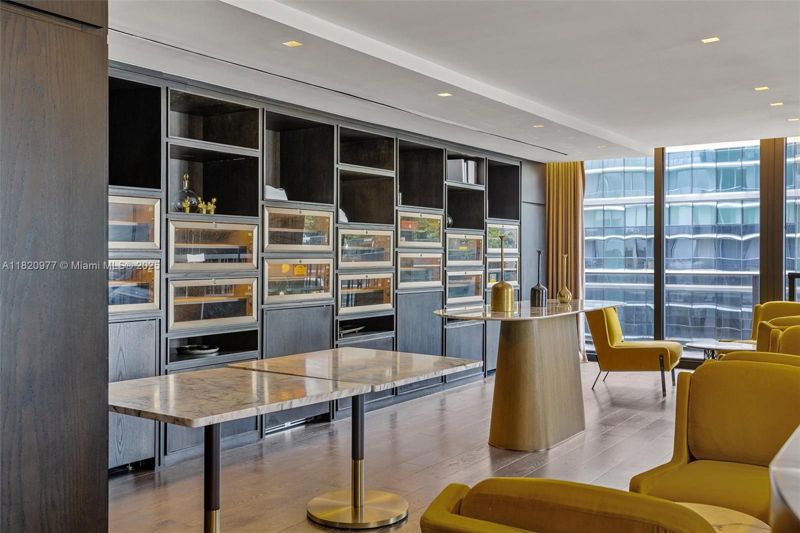 801 SMA RESIDENCES CONDO - Residential