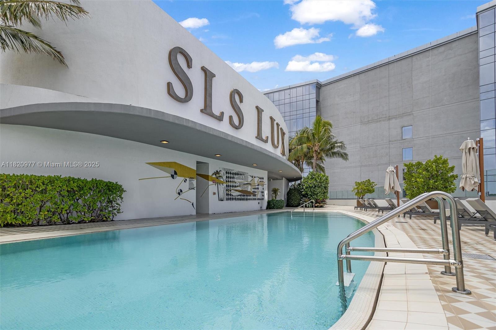 801 SMA RESIDENCES CONDO - Residential