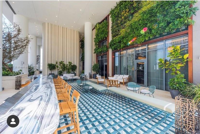 801 SMA RESIDENCES CONDO - Residential