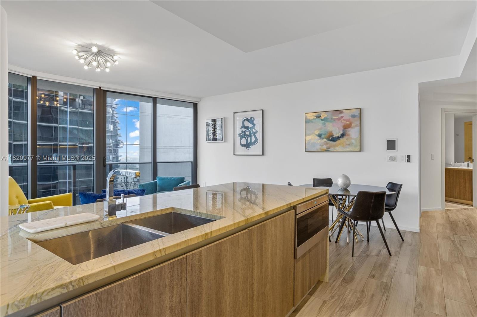 801 SMA RESIDENCES CONDO - Residential