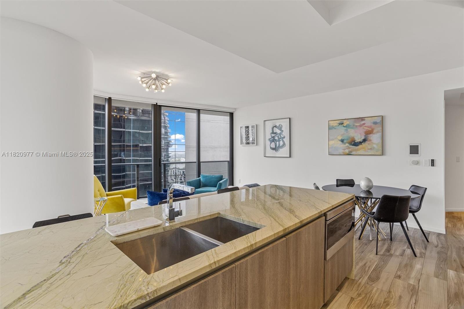 801 SMA RESIDENCES CONDO - Residential