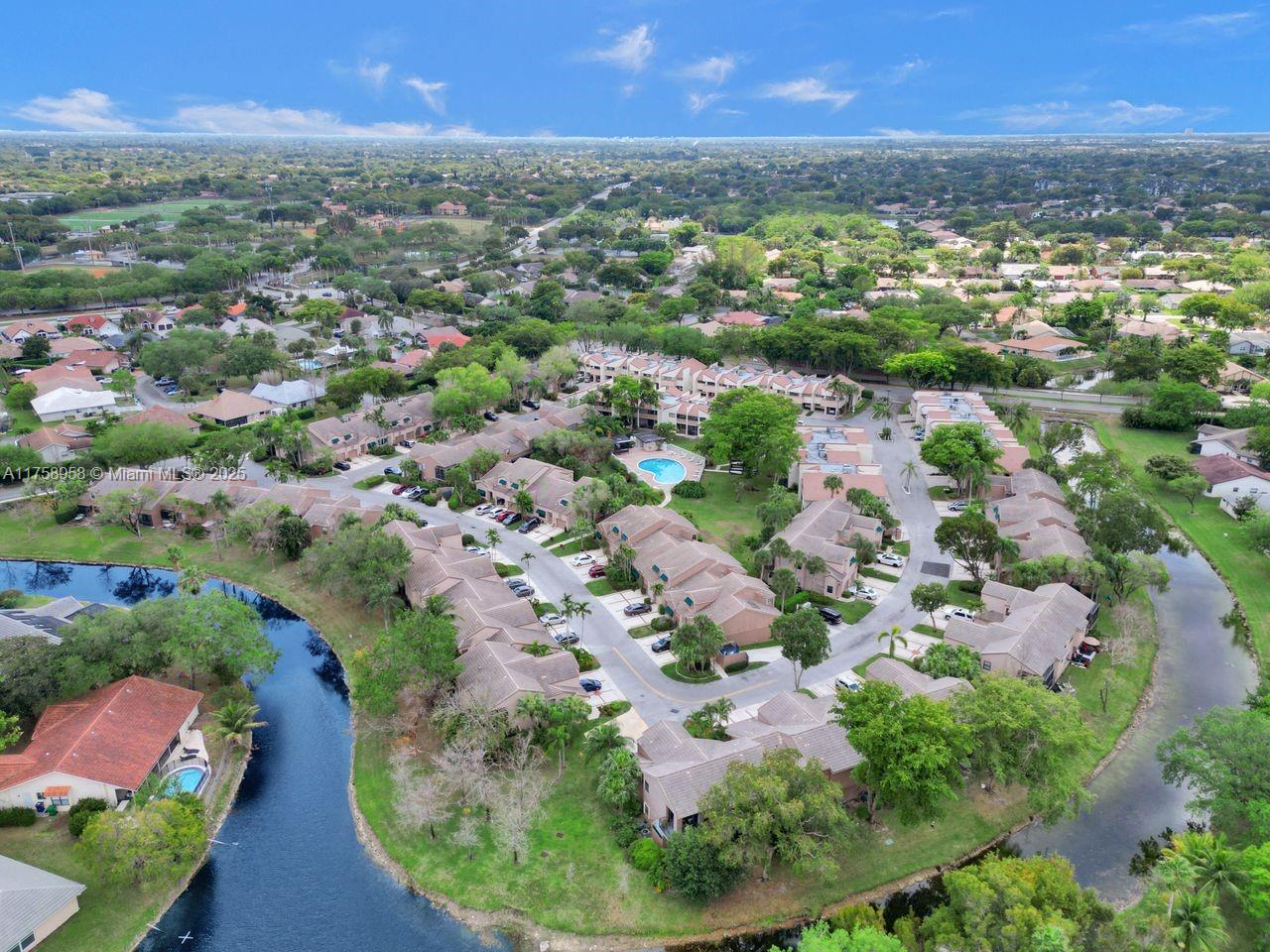 1627 Cypress Pointe Dr 2-1, Coral Springs, Broward County, Florida - 3 Bedrooms  
2 Bathrooms - 