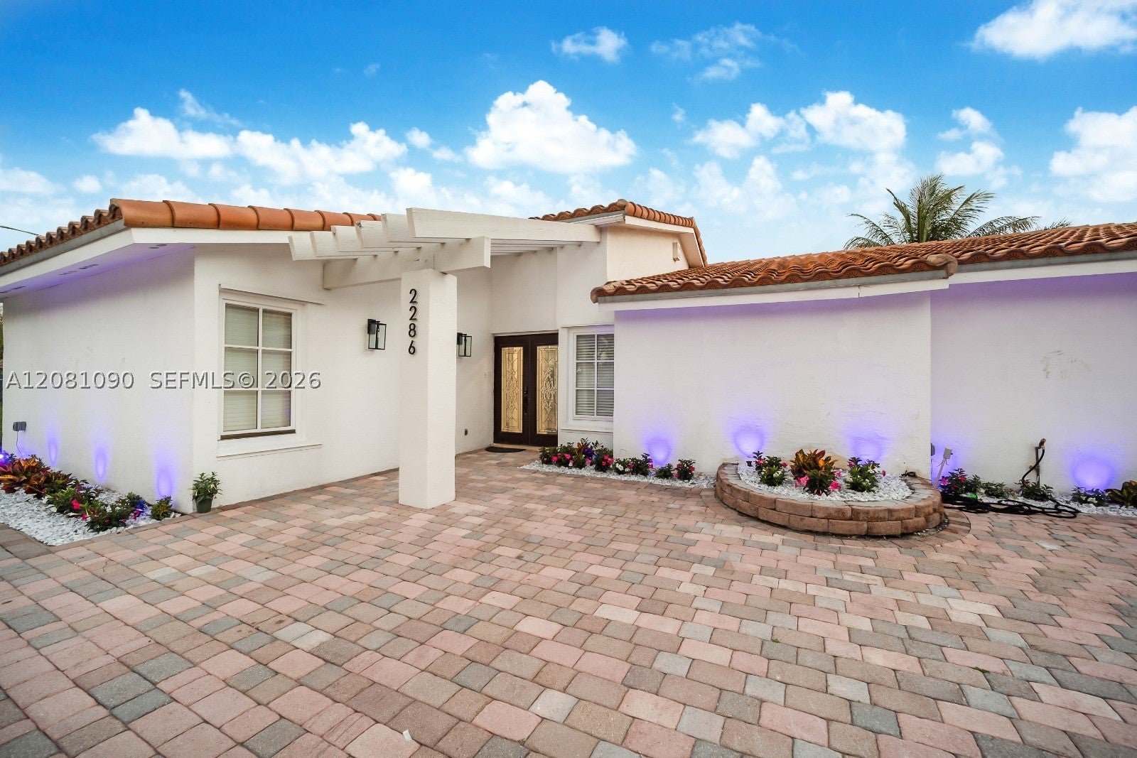 2286 NE 215th St, Miami FL 33180