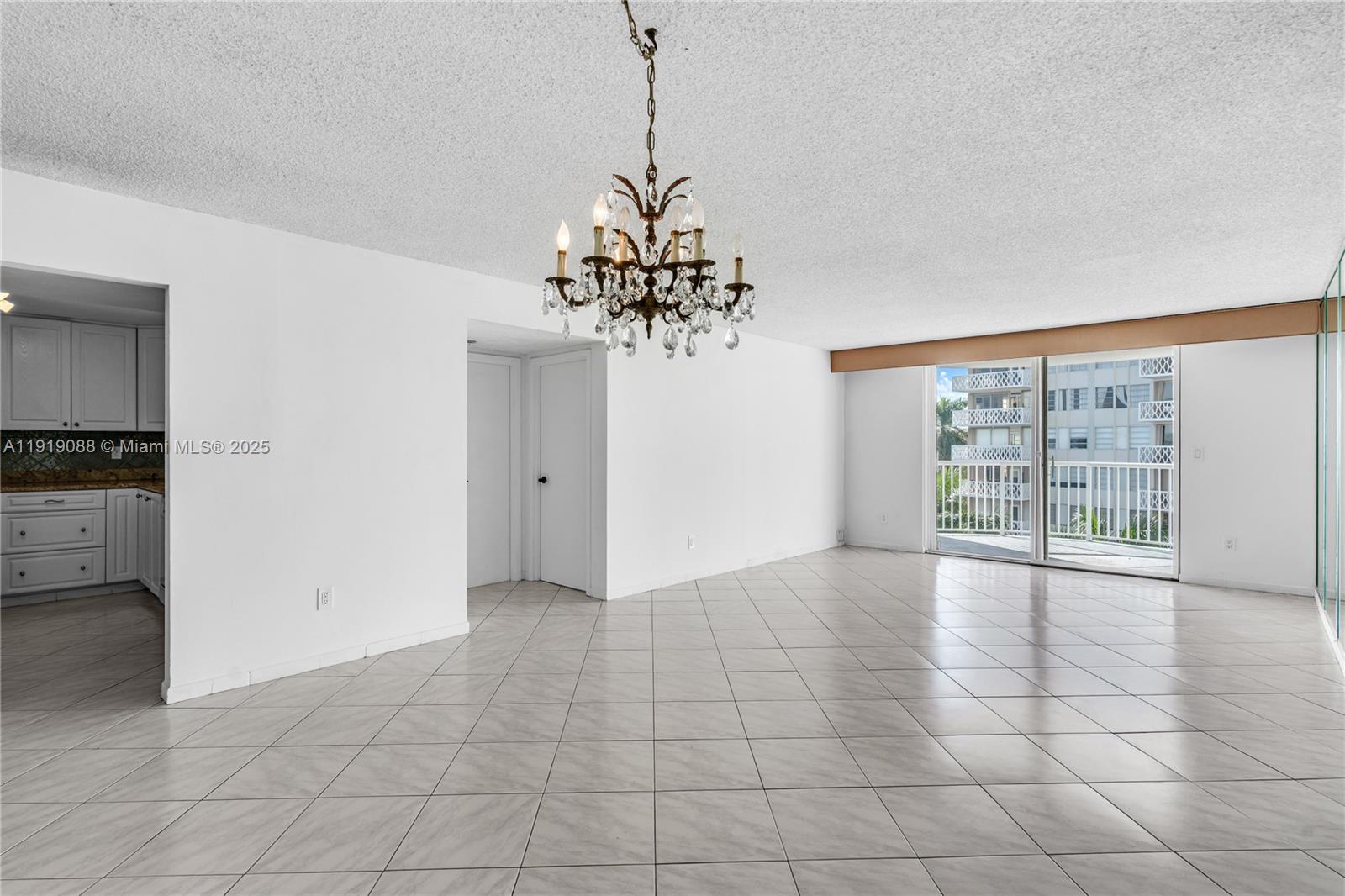 1420 Brickell Bay Dr 608B