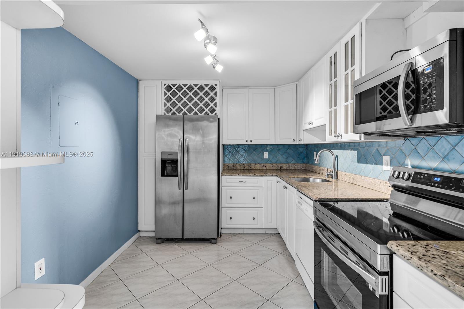 BAYSHORE PLACE CONDO - Residential