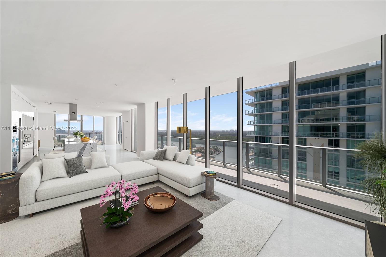 PARQUE TOWERS CONDO - Residential