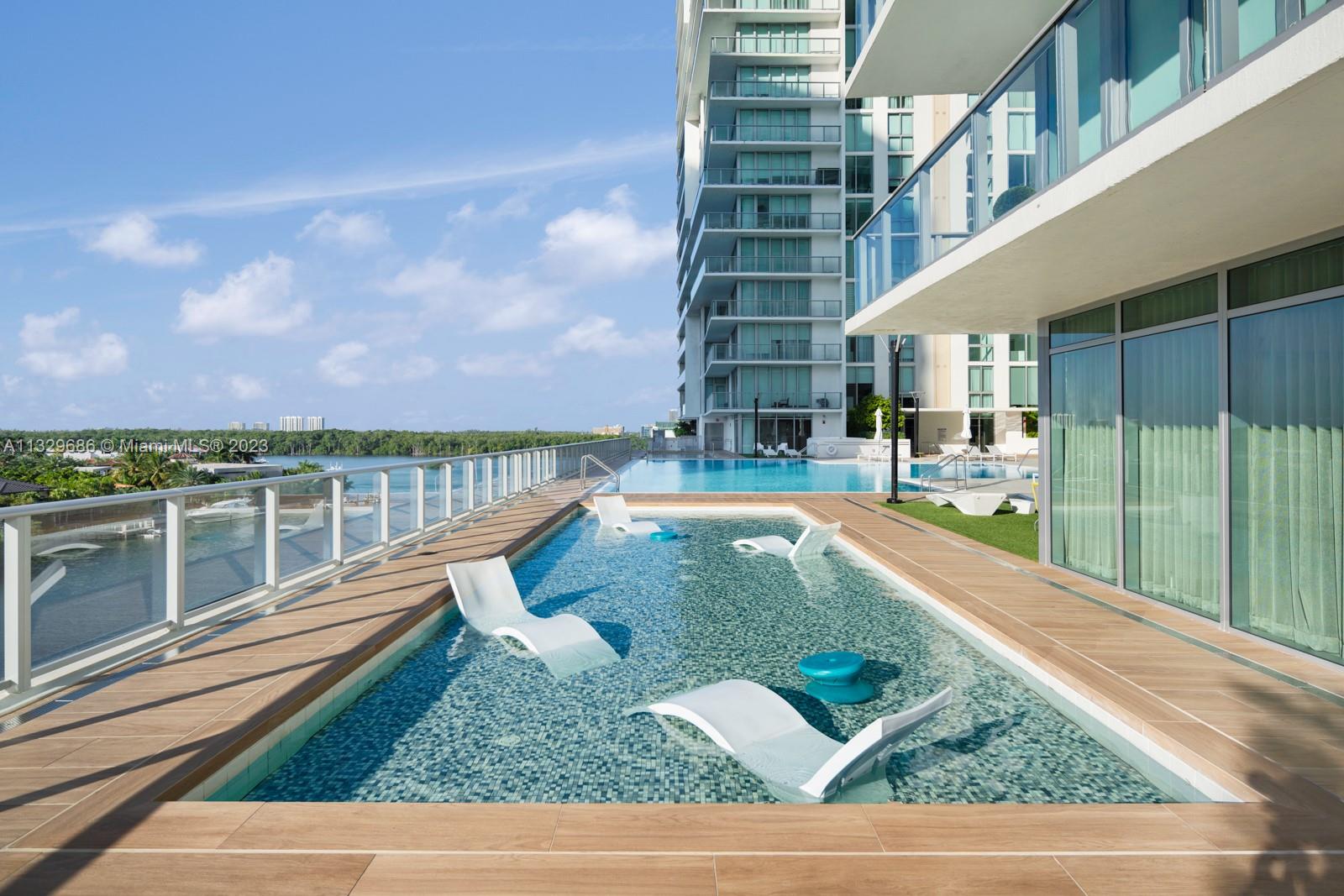 PARQUE TOWERS CONDO - Residential