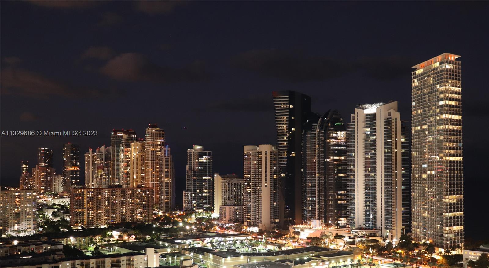 PARQUE TOWERS CONDO - Residential