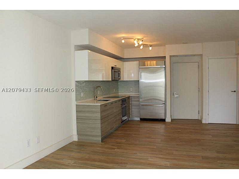 1300 Brickell Bay Dr 1008