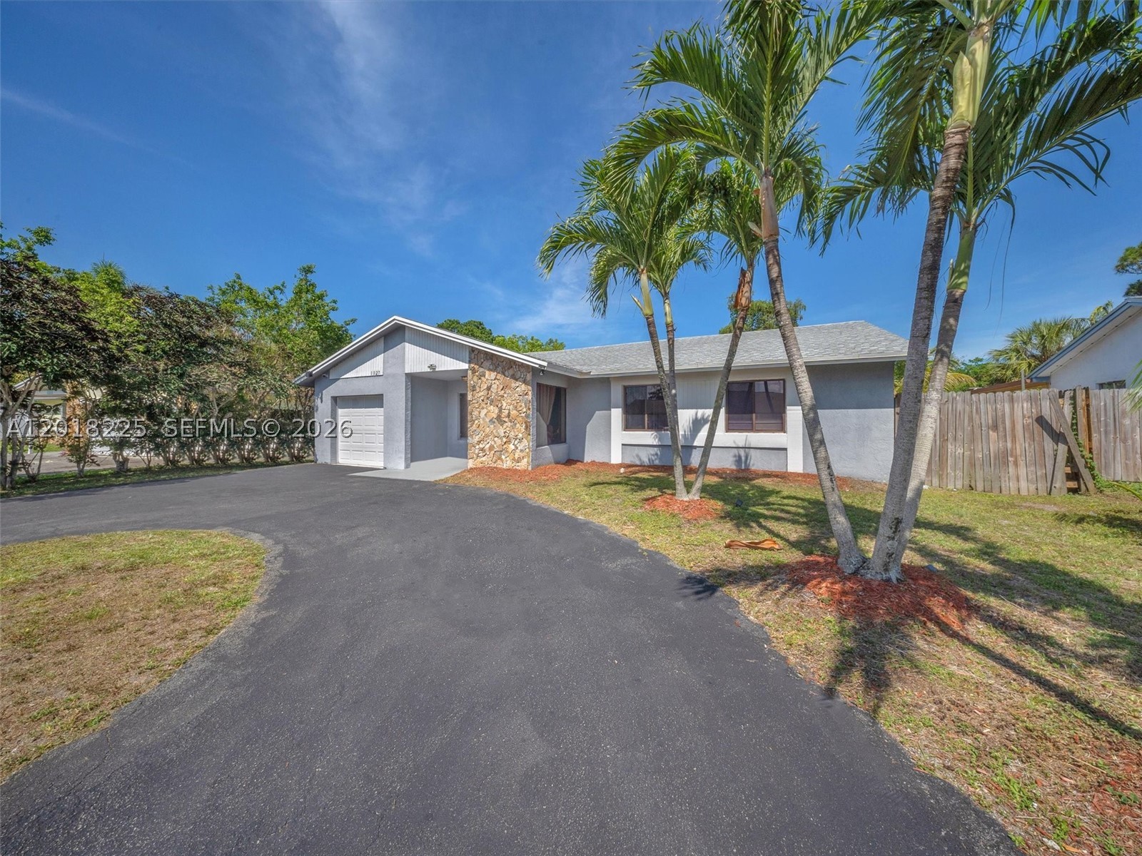 1027 SW 49th Ter