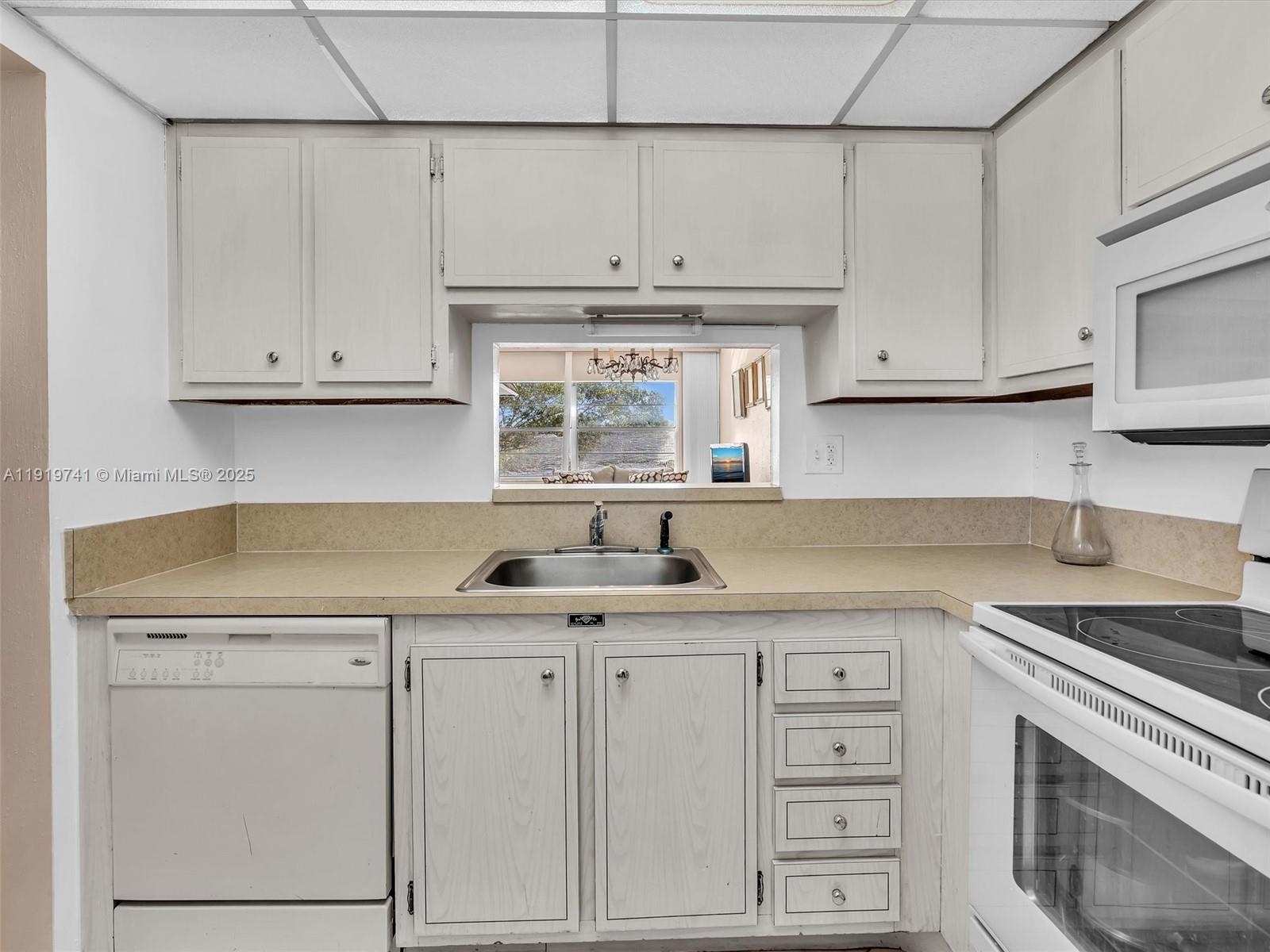 ELDERBERRY GARDENS CONDO - Residential Lease