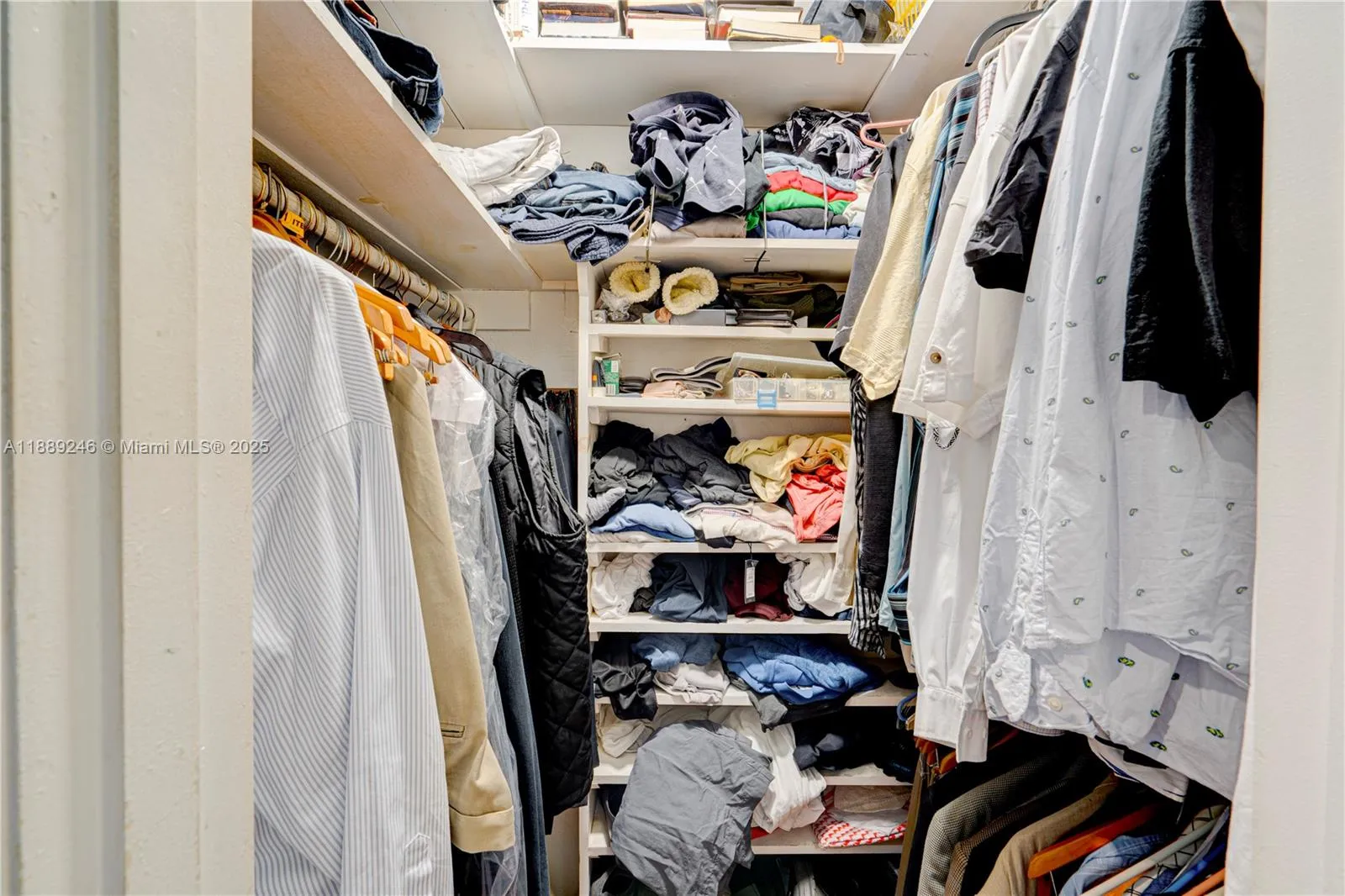 Miami, Florida 33176, United States, 4 Bedrooms Bedrooms, ,2 BathroomsBathrooms,Residential,Active,223825