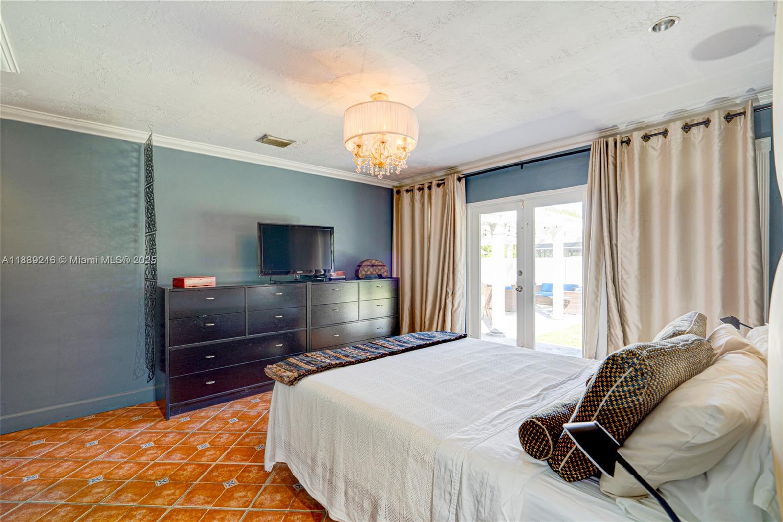 PINE SHORE SEC TWO - Residential