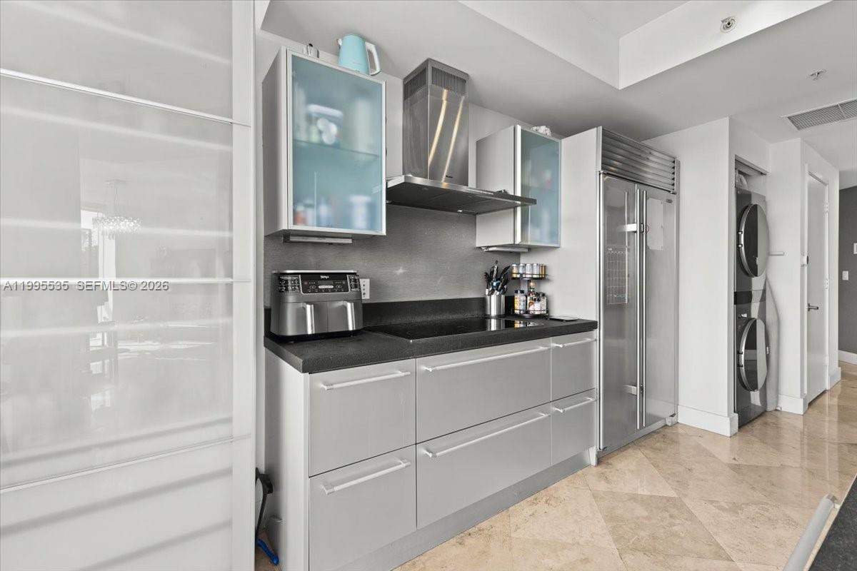 TRUMP ROYALE CONDO - Residential