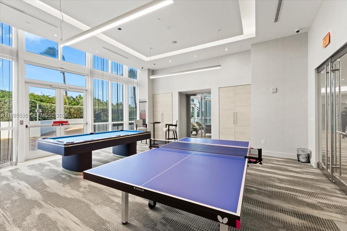 TRUMP ROYALE CONDO - Residential