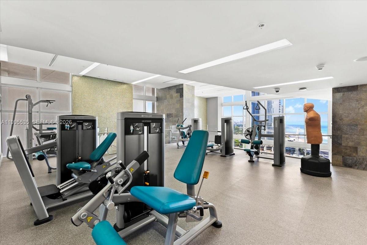 TRUMP ROYALE CONDO - Residential