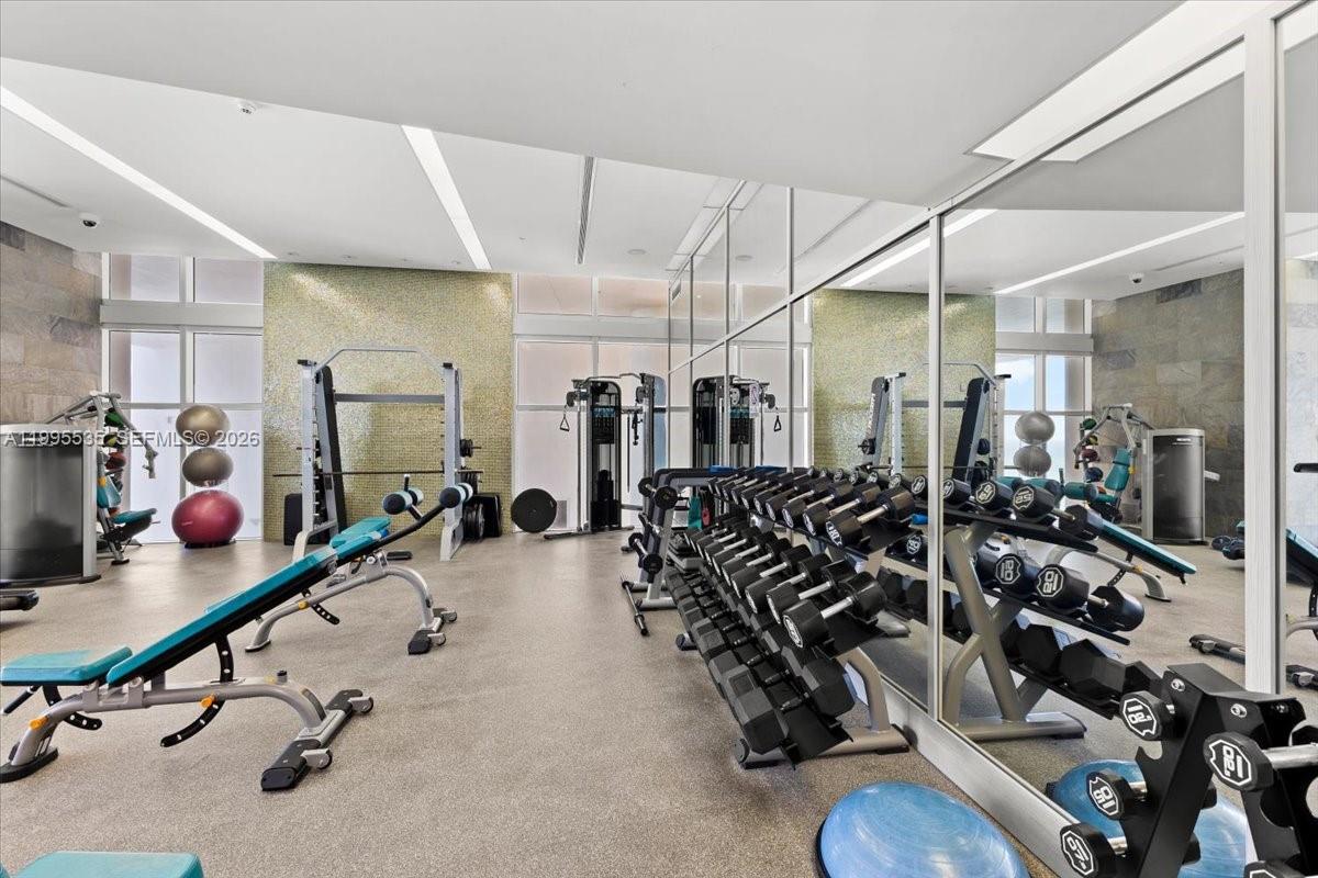 TRUMP ROYALE CONDO - Residential