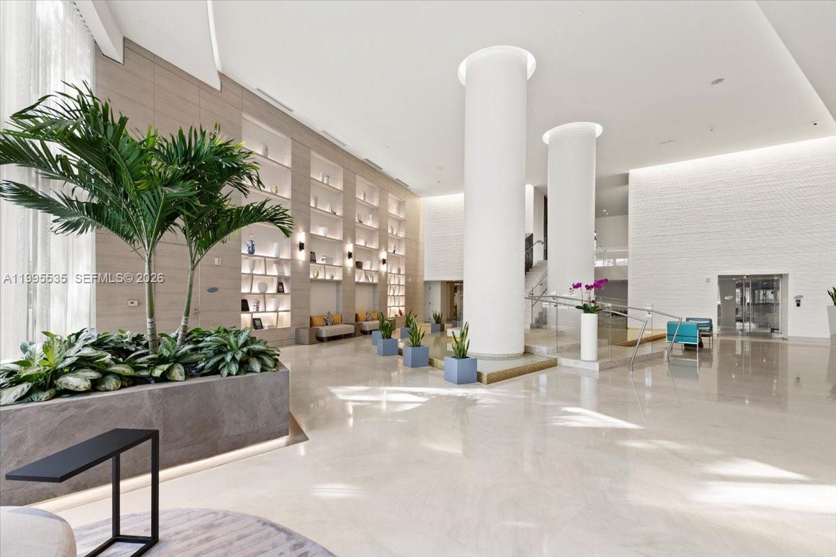 TRUMP ROYALE CONDO - Residential