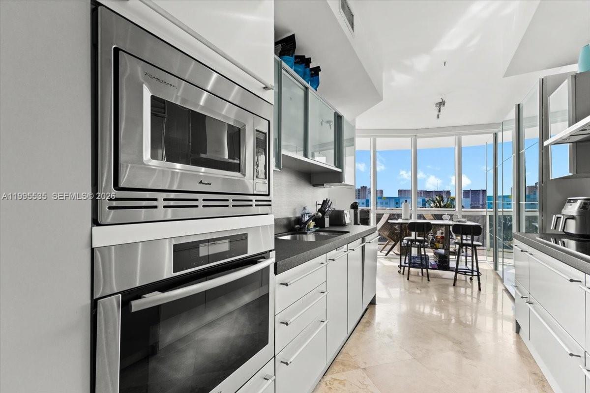 18201 Collins Ave 601A