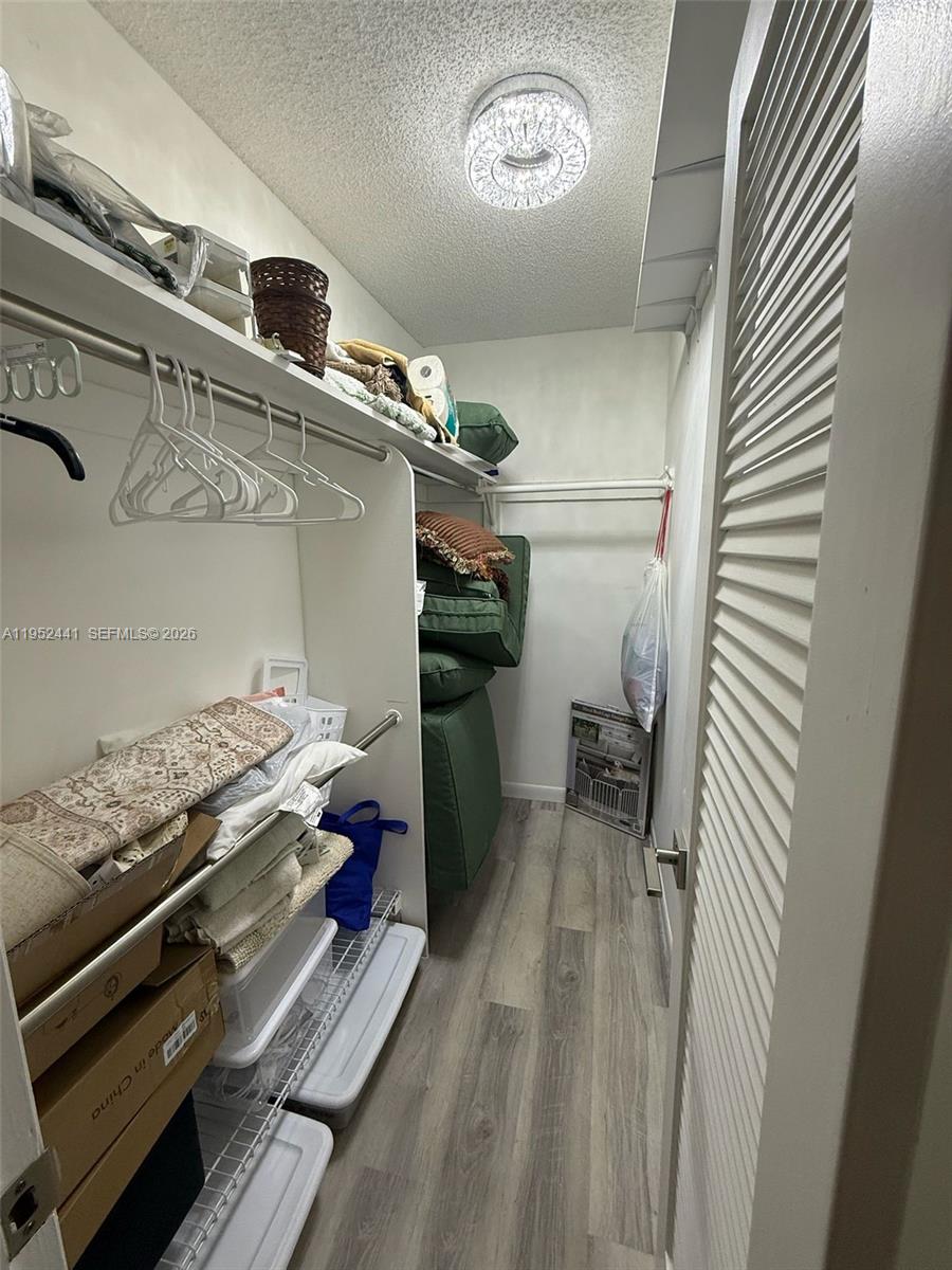 KINGS POINT BURGUNDY COND - Residential