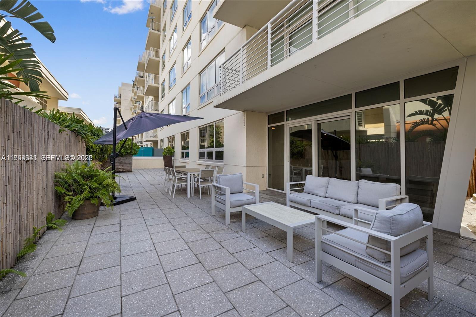 MIDBLOCK MIAMI CONDO - Residential