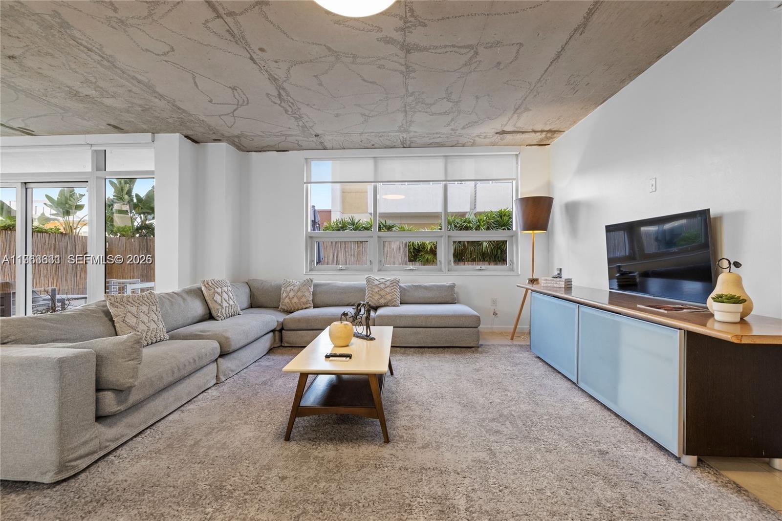 MIDBLOCK MIAMI CONDO - Residential