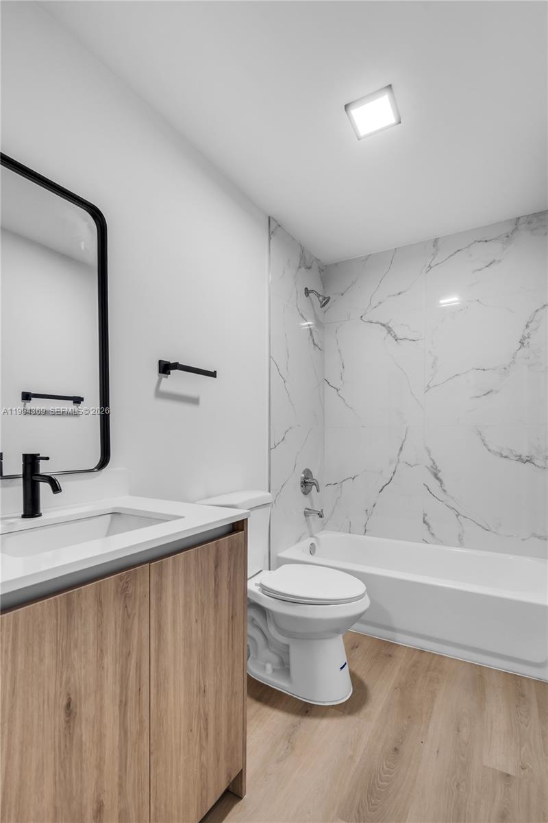 GARDEN CITY - Residential Lease