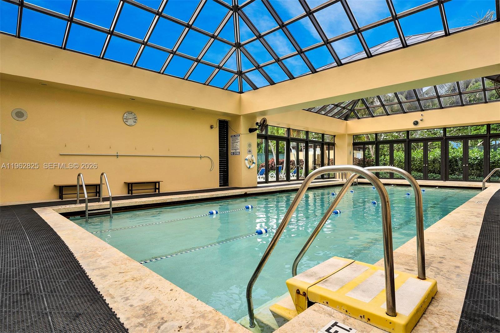 TOWERS OF QUAYSIDE CONDO - Residential