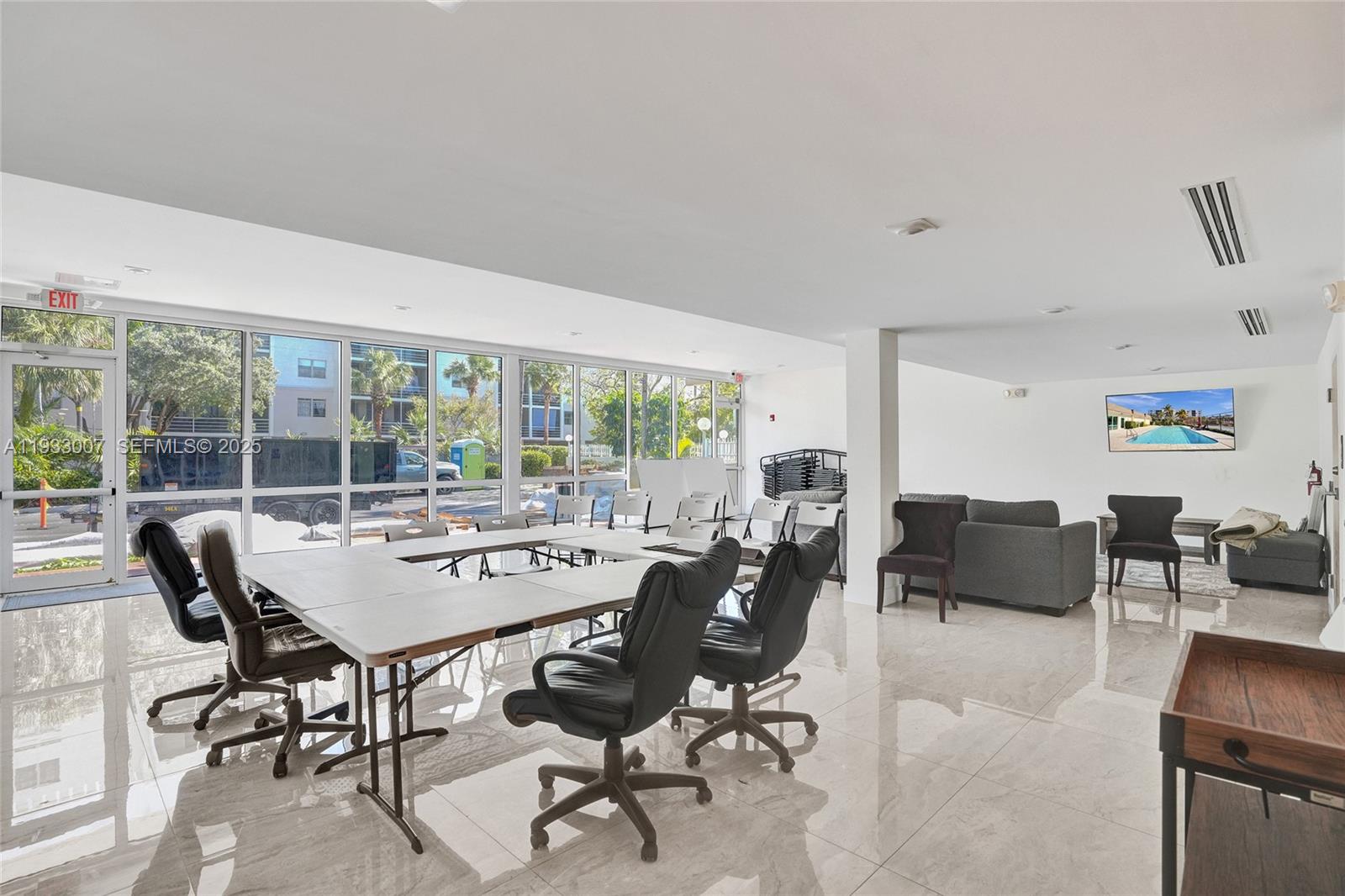 LEEWARD POINT - Residential