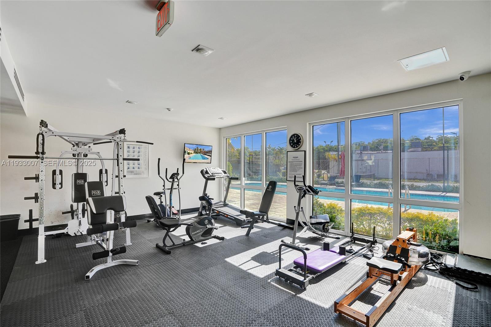 LEEWARD POINT - Residential