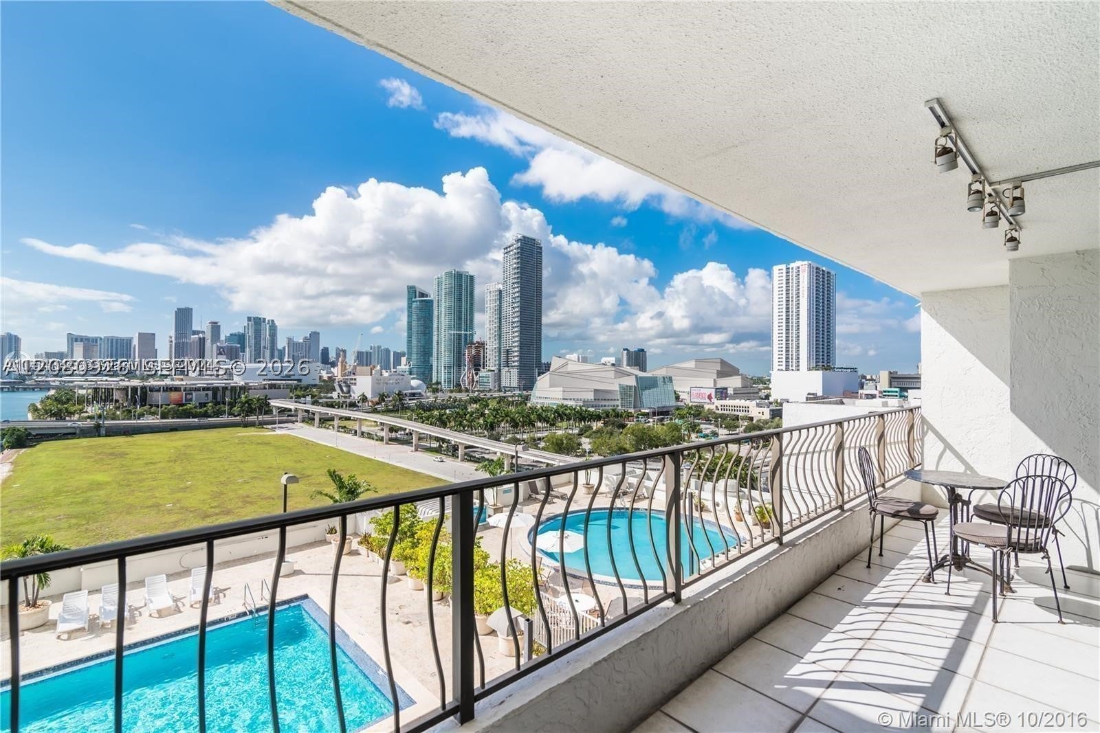 555 NE 15th St 11J