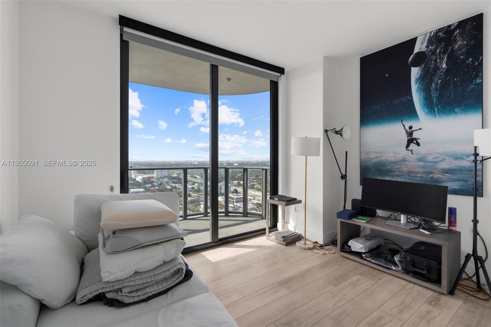 3401 MIDTOWN CONDO - Residential